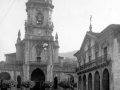 "Elgoibar. Torre de la Iglesia Parroquial y la Casa Consistorial"