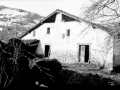 "Elgoibar. Caserio Crucelegui en el valle de San Pedro"