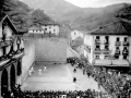 Partido de pelota en el frontón de Elgoibar durante las fiestas de San Bartolomé