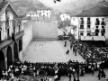 Partido de pelota en el frontón de Elgoibar durante las fiestas de San Bartolomé.