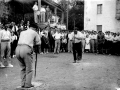 Los barrenadores Ignacio Azpiazu y Esteban Oñaderra horadando la piedra en Mendaro