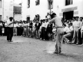 Los barrenadores Esteban Oñaderra e Ignacio Azpiazu horadando la piedra en Mendaro