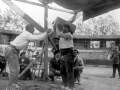 Aritza (Pedro María Churruca) en una de las alzadas de la piedra cilíndrica en la plaza de toros de Eibar