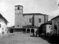 Iglesia de la Asunción de Nuestra Señora y la plaza de Aizarna
