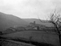 Vista con la iglesia parroquial de San Esteban de Arroa (Zestoa)