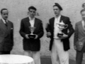 Barberito I, subcampeón, y Soroa, campeón, muestran sus trofeos