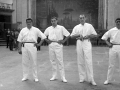 Etxabe III.a (Karmelo Etxabe), Artazo (Justo Juaristi), Mondragones (Juan Bautista Azkarate) eta Julian Ulazia pilotariak Eibarko Astelena pilotalekuan