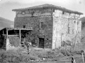 Casa torre Lejarza con su escudo. 2. escudo de Etxaburu.