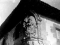 "Albistur. Escudo de armas en la fachada de la Casa Consistorial"