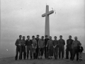 Montañeros en la cruz de Usurbe