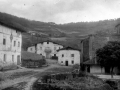 "Alzaga. La Plaza y la Iglesia Parroquial"