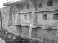 Parapeto de hormigón con aspilleras de Larrabetzu