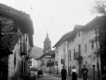 "Arechabaleta. Una vista de Arechabaleta con la Torre de la Iglesia Parroquial"