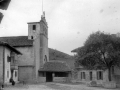 Vista parcial con la iglesia.