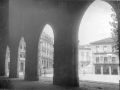 Vista desde el pórtico de la iglesia.