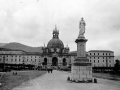 "Vista de Loyola con la estatua de S. Ignacio"