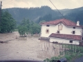 Casa solar Zubillaga Azpikua, en el barrio de Zubillaga, rodeada de agua