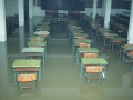 Interior de una clase inundada
