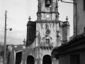 Iglesia Ibarra y angulo casa y alero