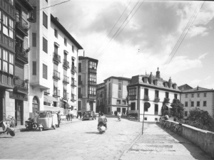 Calle Urdaneta y Farmacia Jauregi