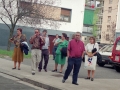 Gaitero entre otros espectadores del grupo folclórico Os Galaicos de Eibar