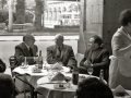 JUAN REPISO, JULIO CARO BAROJA Y JOAQUIN MUÑOZ BAROJA EN LA PLAZA DE GIPUZKOA. (Foto 3/3)