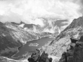 Estany de Mar Besiberrietatik ikusita. Eskubitara Montardo mendia