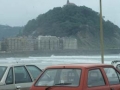 El monte Urgull visto desde la calle Sagüés en el barrio de Gros