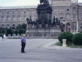 Juan San Martin en la plaza de María Teresa de Viena