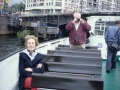 Mari Paz Ibeas durante un paseo turístico en barco por un canal de Berlín