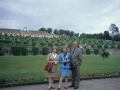 Mari Paz Ibeas, Manuel Conde-Pumpido y Carmen en los jardines del Palacio Sanssouci