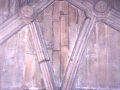 Claves en la unión de nervaduras, con rosetones pentafoliales, de la iglesia Santa María de la Asunción