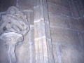 Piedad de piedra sobre una columna en el bajo coro de la iglesia Santa María de la Asunción