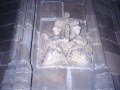 Figura de ángeles en piedra en la iglesia Santa María de la Asunción