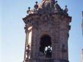 Torre de la iglesia Santa María de la Asunción de Hondarribia desde la cubierta del templo