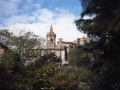 Campanario de la iglesia Santa María de la Asunción desde de la plaza Javier Ugarte