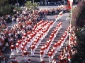 Desfile de la compañía ´Gora Ama Guadalupekoa´ por las calles de Hondarribia
