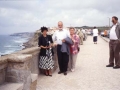 Nikolaus Schwärzler, junto a dos mujeres, en el Parque Natural de Sintra-Cascais