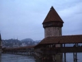 El puente viejo Kapellbrücke sobre el río Reuss