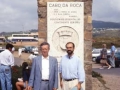 Faustino Lopez de Foronda lagun batekin Cabo da Roca-ko monumentuan, Sintra-Cascaiseko Parke Naturalaren barruan