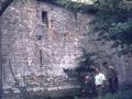 Muro norte de la casa torre Jaolaza, con puerta elevada y saetera