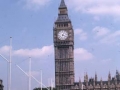 Big Ben, torre del reloj que ocupa el extremo oriental del Parlamento británico