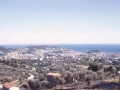 Frantziako Côte d´Azur kostaldeko hiri baten bista orokorra