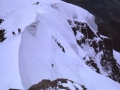 Mendizaleak Jungfraujoch mendi-estazioaren izoztutako horma bat eskalatzen