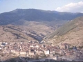 Ordesa eta Monte Perdido Parke Nazionalean kokaturiko herrixka baten bista panoramikoa