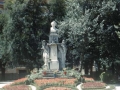 Francisco Navarro Villoslada idazle nafarrari eginiko monumentua