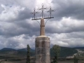 Burnizko hiru gurutzedun harrizko monumentua