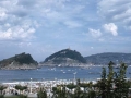 La isla de Santa Clara y el monte Urgull vistos desde la playa de Ondarreta