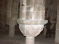 Detalle del columnado de la cripta románica del Monasterio de San Salvador de Leyre