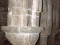 Leireko San Salvador Monasterioko kripta erromanikoaren zutabeak